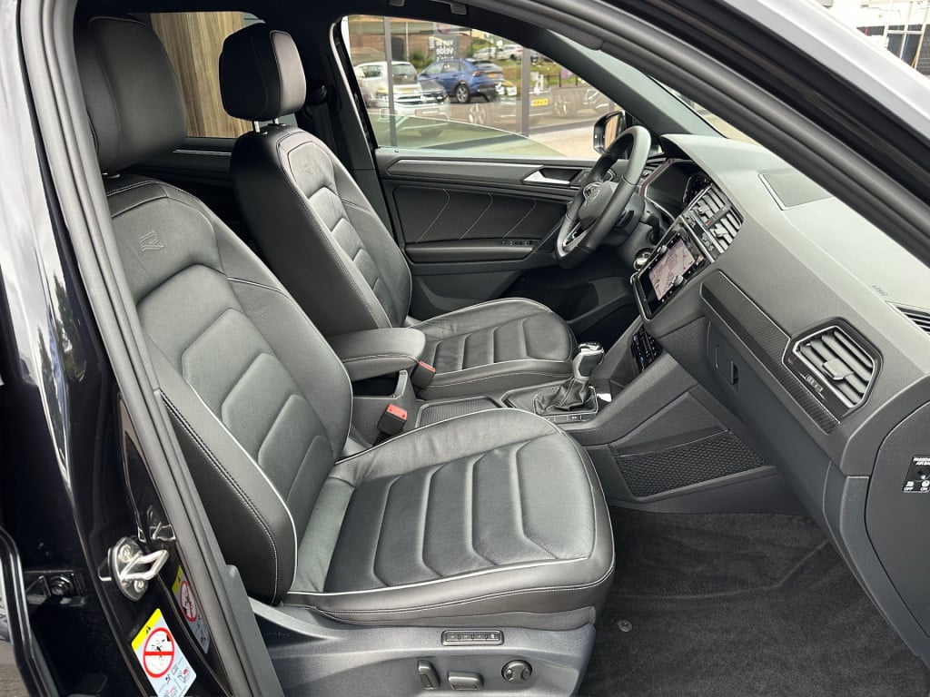 Volkswagen Tiguan 1.5 tsi 150pk dsg r-line | black style | leder | trekhaak
