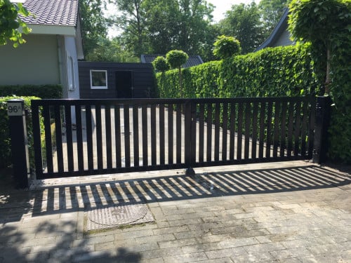 Direct leverbaar: Lamellenpoort 360 cm breed.