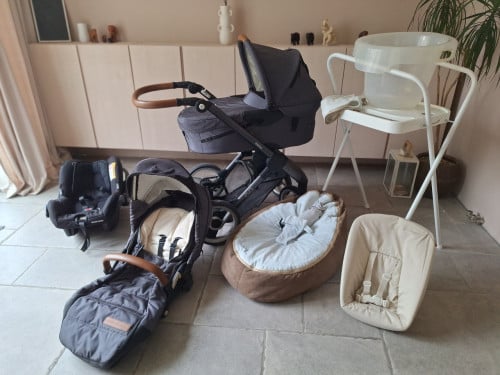 Baby-uitzet: Mutsy Evo, Stokke Newbornset, Maxi-Cosi + meer