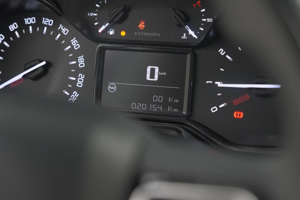 Citroen C3 puretech 110 max | parkeersensoren | apple carplay | climate con