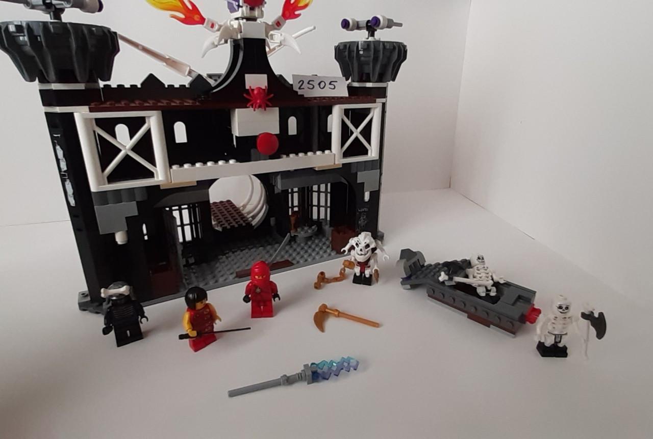 LEGO NINJAGO  2505: Spinner Duistere Fort Garmadon