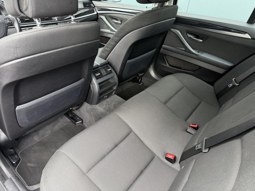 BMW 5 Serie 528i 6-cilinder executive sedan