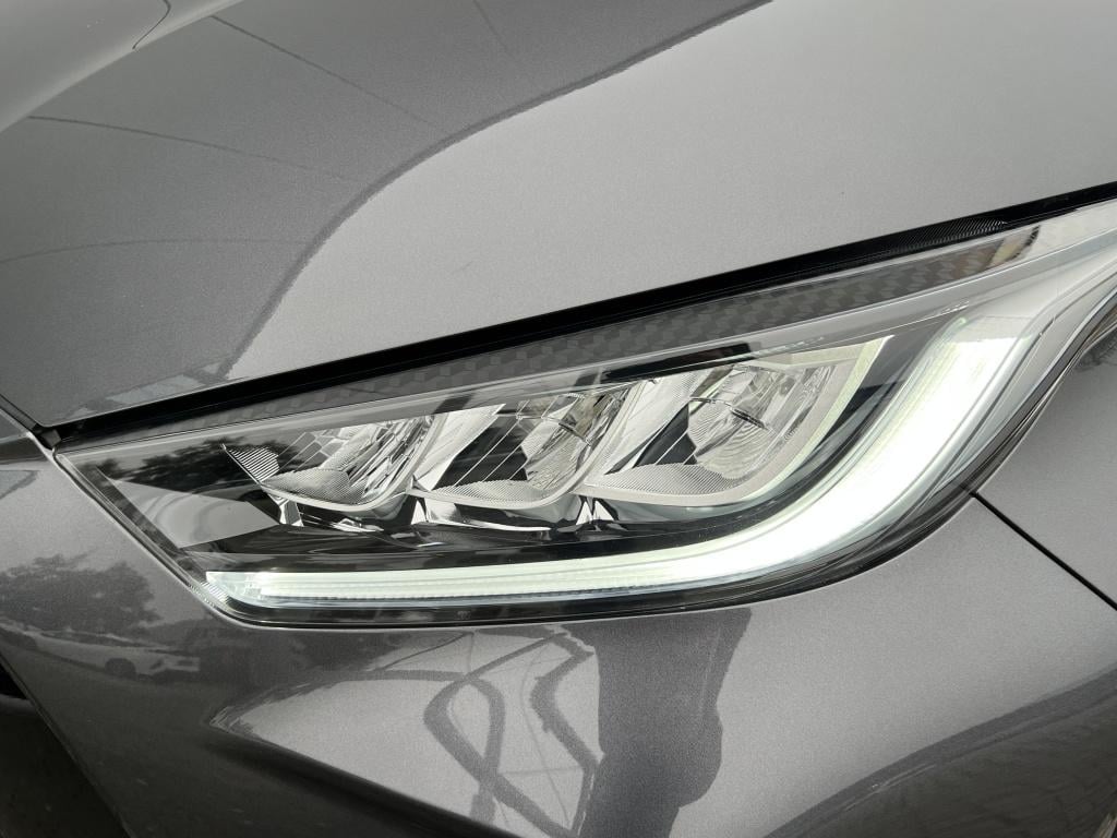 Toyota Yaris 1.5 hyb. 115 first | stoelverwarming | all seasonbanden