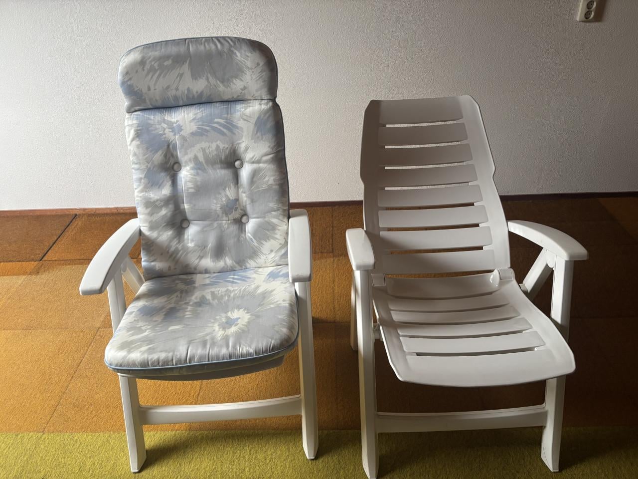 Tuinstoelen en tafel