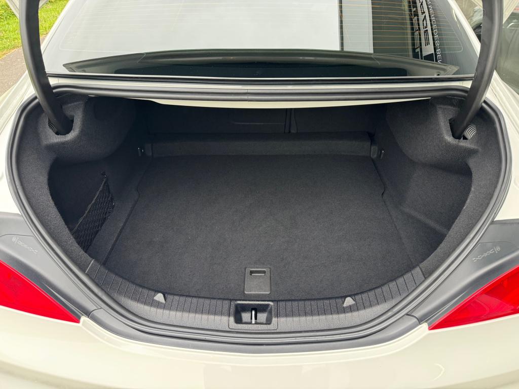 Mercedes-Benz Cla 200 urban automaat , apple-carplay , achteruitrijcamera ,
