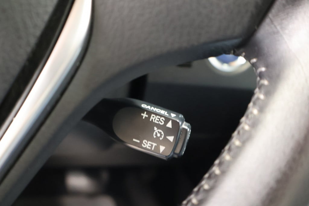 Toyota Auris 1.8 hybrid lease