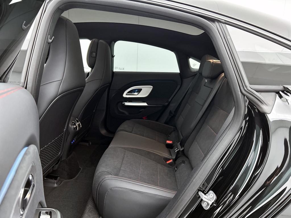 Mercedes-Benz Cla 250+ launch edition 85 kwh | trekhaak | nightpakket | war