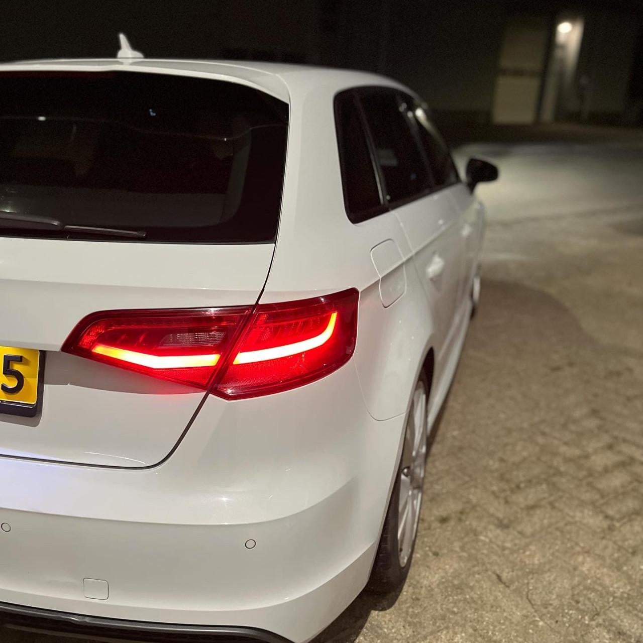 AUDI A3 SPORTBACK 3X S-Line 123PK + B&O