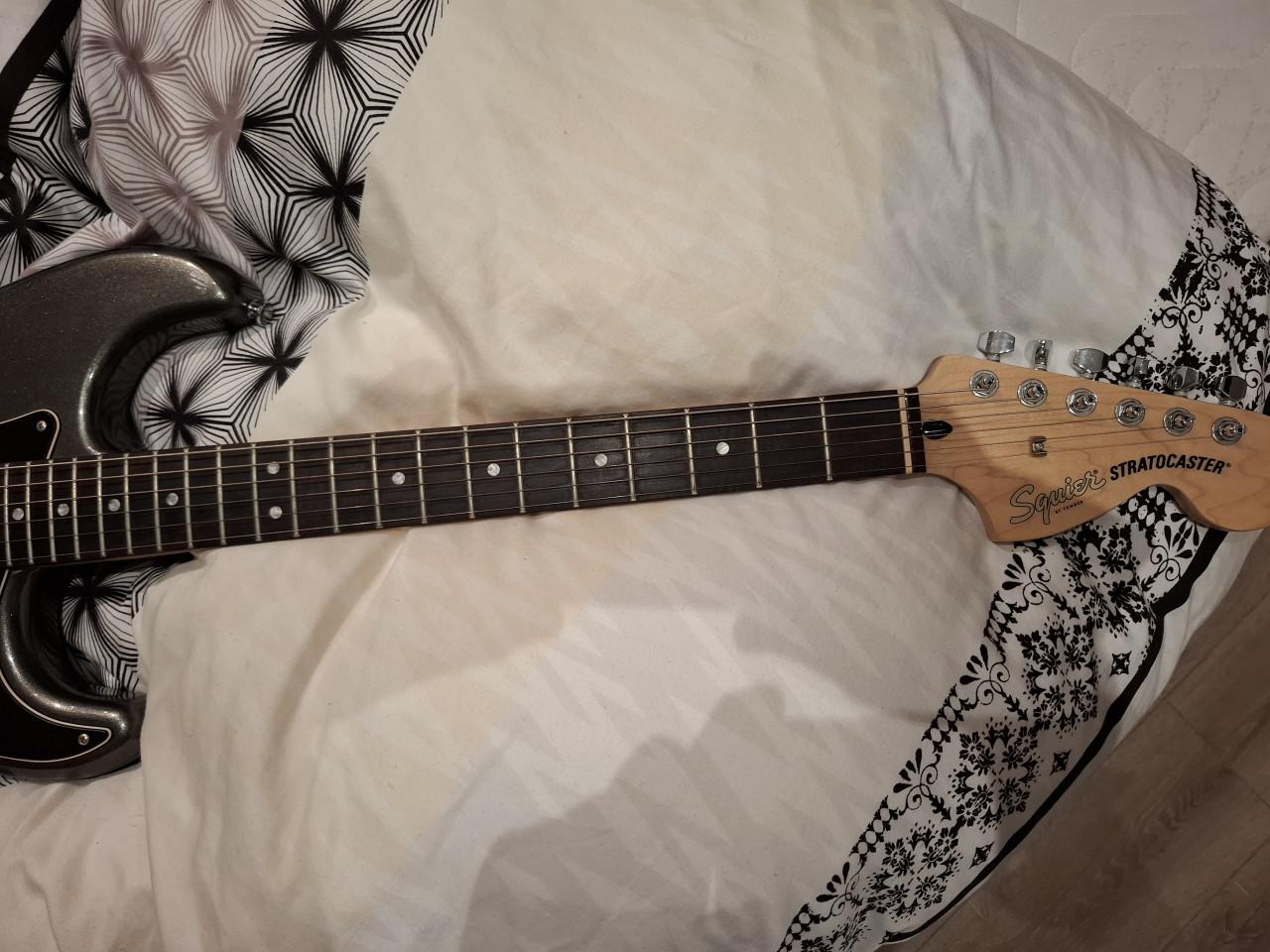 Squier Affinity Stratocaster HH Grijs