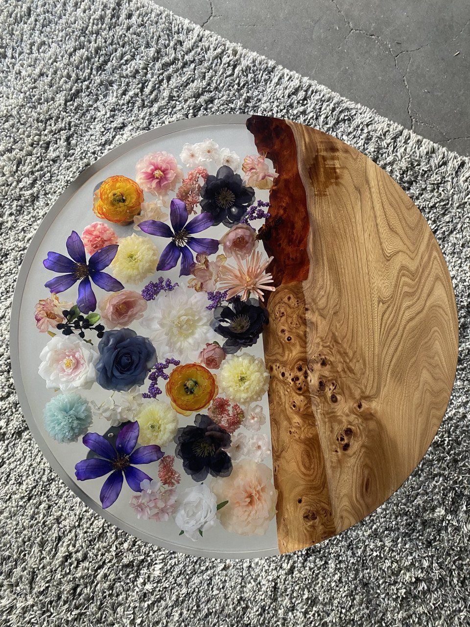 Epoxy bloemen bijzzettafel