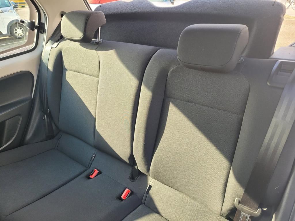 Volkswagen UP! 1.0 bmt move up!