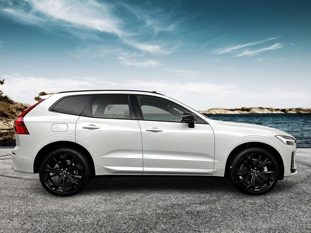 Volvo XC60 t6 398pk recharge ultra black edition| luchtvering| pano| 360cam