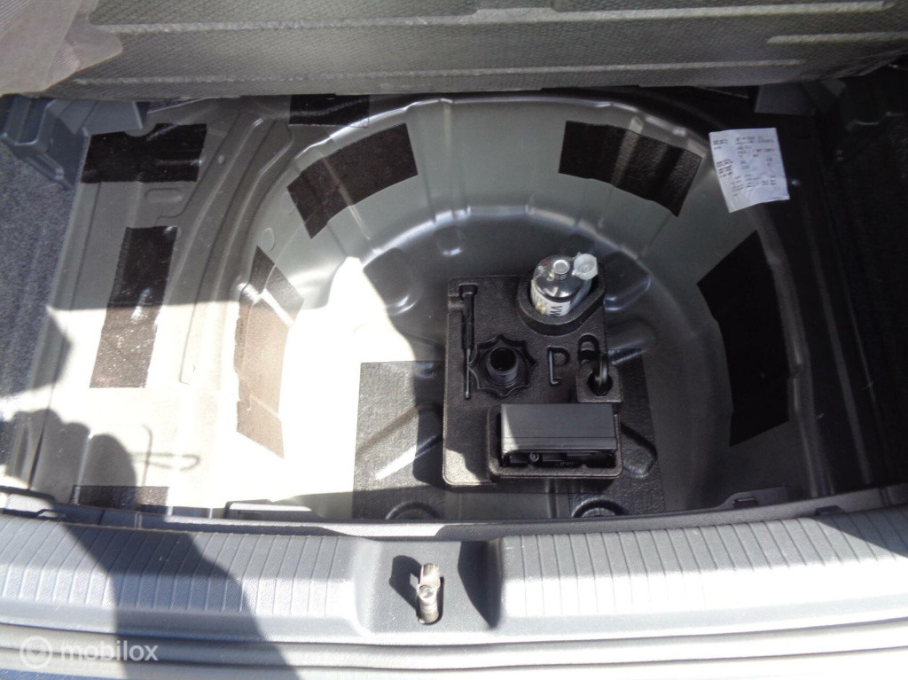 Volkswagen Polo 1.0 tsi beats/airco/pdc/carplay/17''lm velgen/led