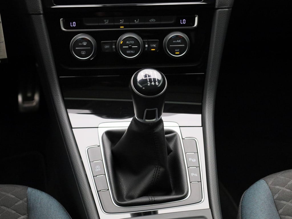 Volkswagen Golf variant 1.0 tsi comfortline | iq-drive | lmv | navigatie | 