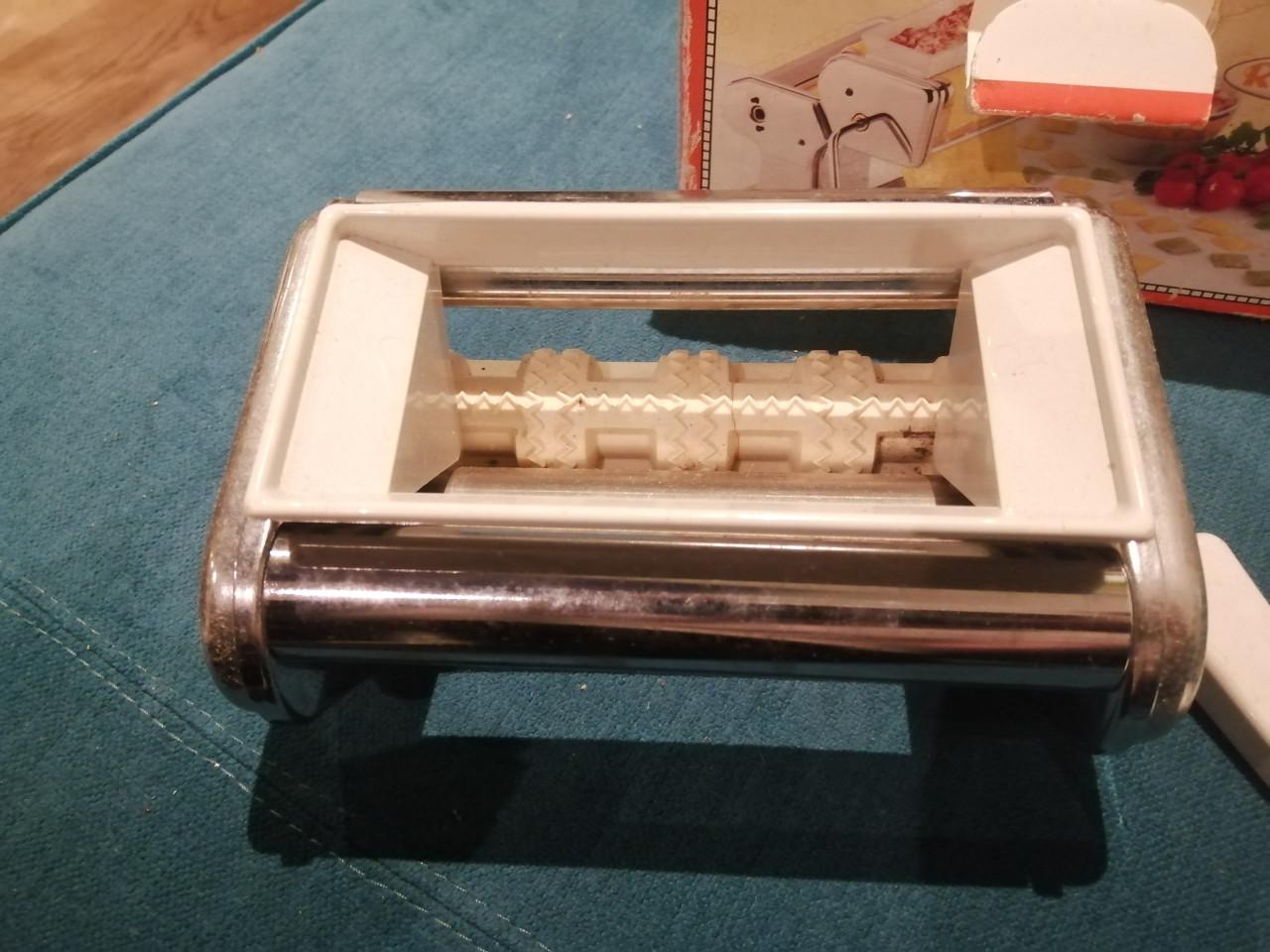 Ravioli maker