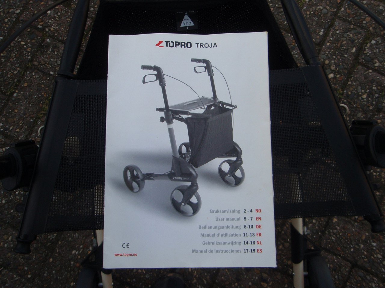 Zgan Topro Troja  lichtgewicht rollator met zitje tas en  stokhouder