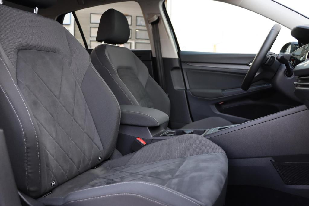 Volkswagen Golf 1.5 etsi style 150pk dsg7