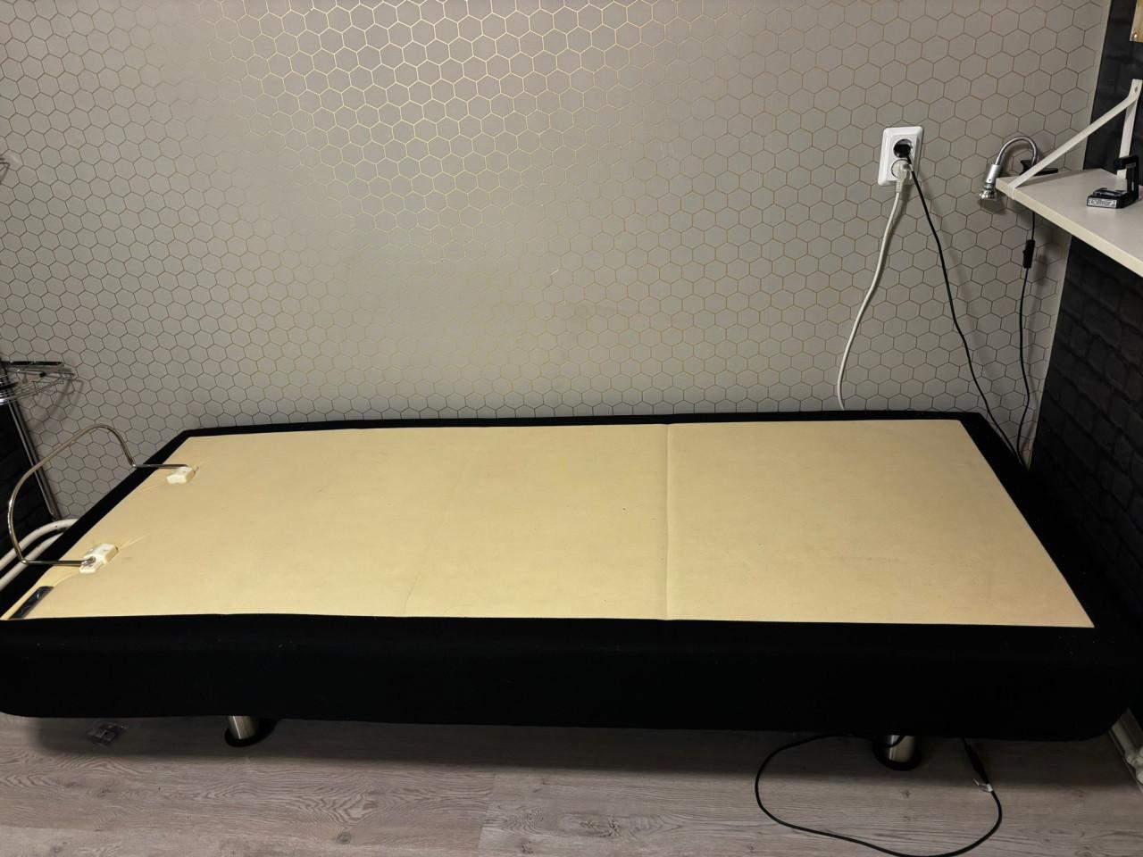 Tempur verstelbaar 1 persoonsbed met massage funtie