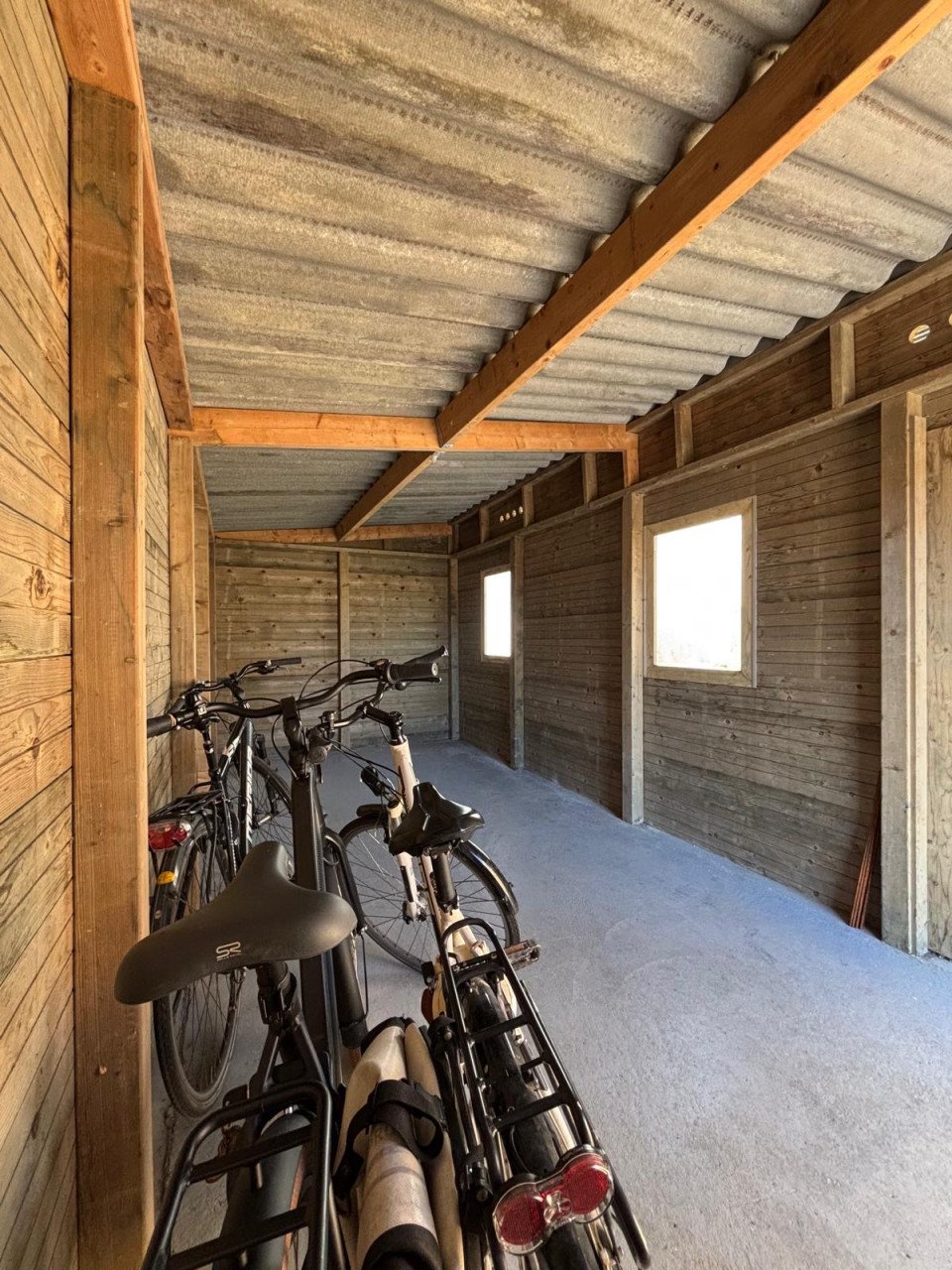 Houten berging, schuur. 2,6x6m