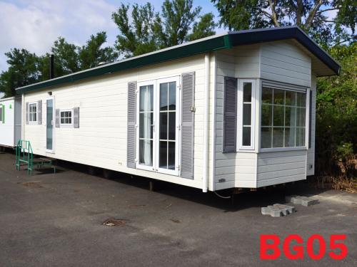 Spiegelchalet, chalet met gespiegelde indeling en dubbel glas te koop