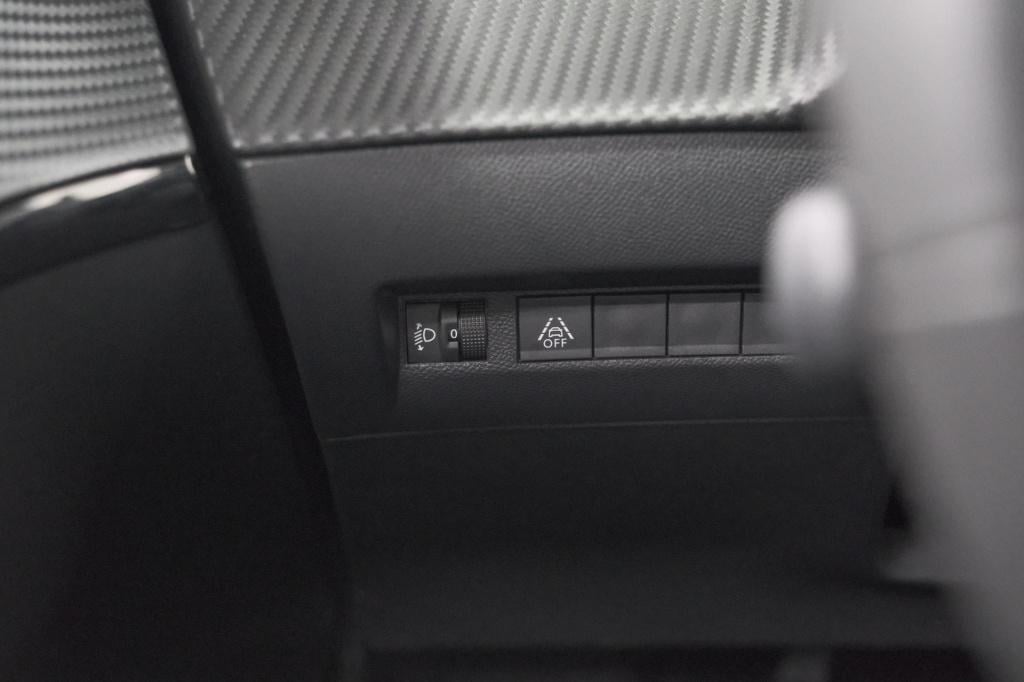 Peugeot 208 puretech 100 allure pack | camera | stoelverwarming | apple car