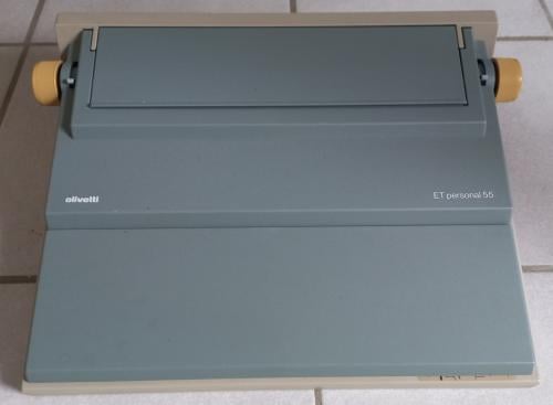Vintage typmachine merk olivetti