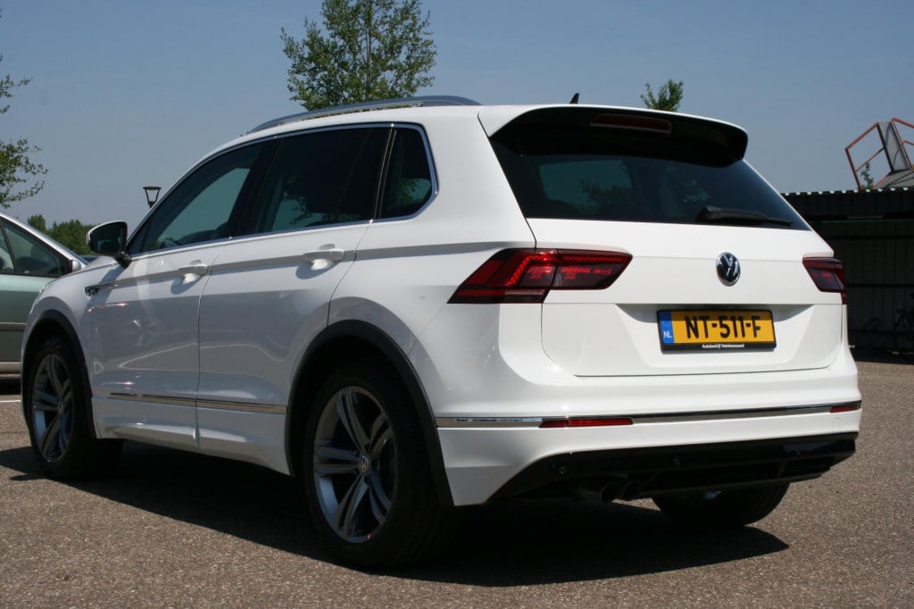 Volkswagen Tiguan 1.4 tsi r-line / connected series