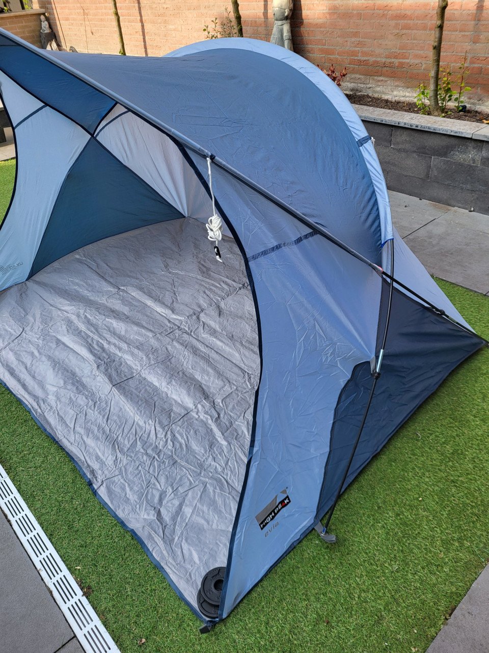 Wind-/zonnescherm / beach shelter - ideaal voor op het strand!