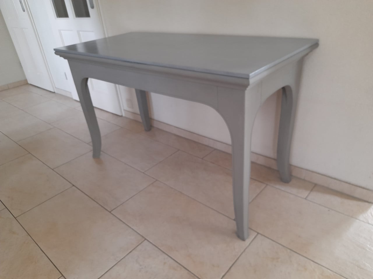 Mooie massief houten tafel 128 x 58 x 75H (in goede staat )