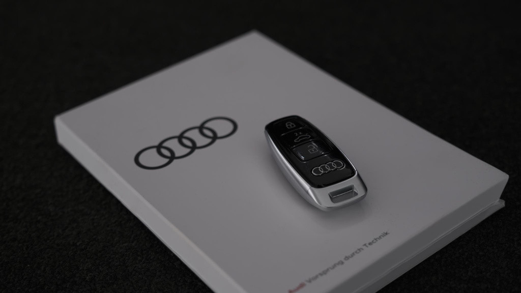 Audi E-tron sportback 55 quattro s edition 95 kwh 408 pk| head-up display |