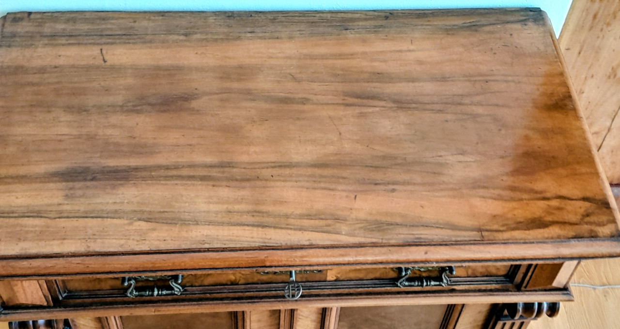 Antieke kast , dressoir klein