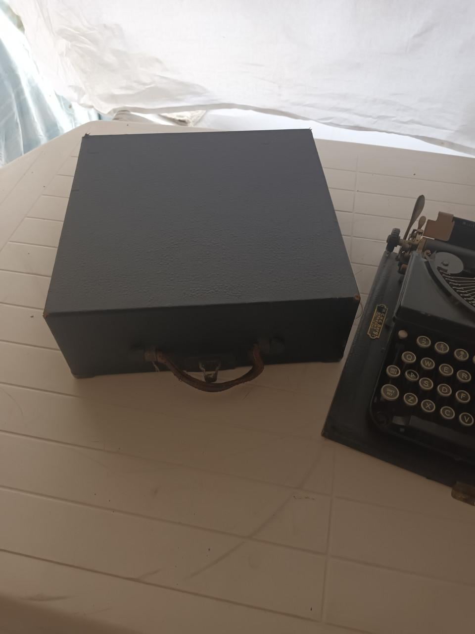 Typmachine Remington portable