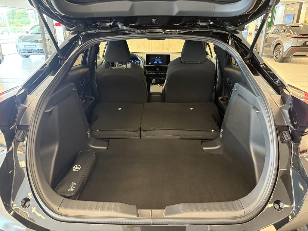 Toyota C-hr 1.8 hybrid 140 dyn