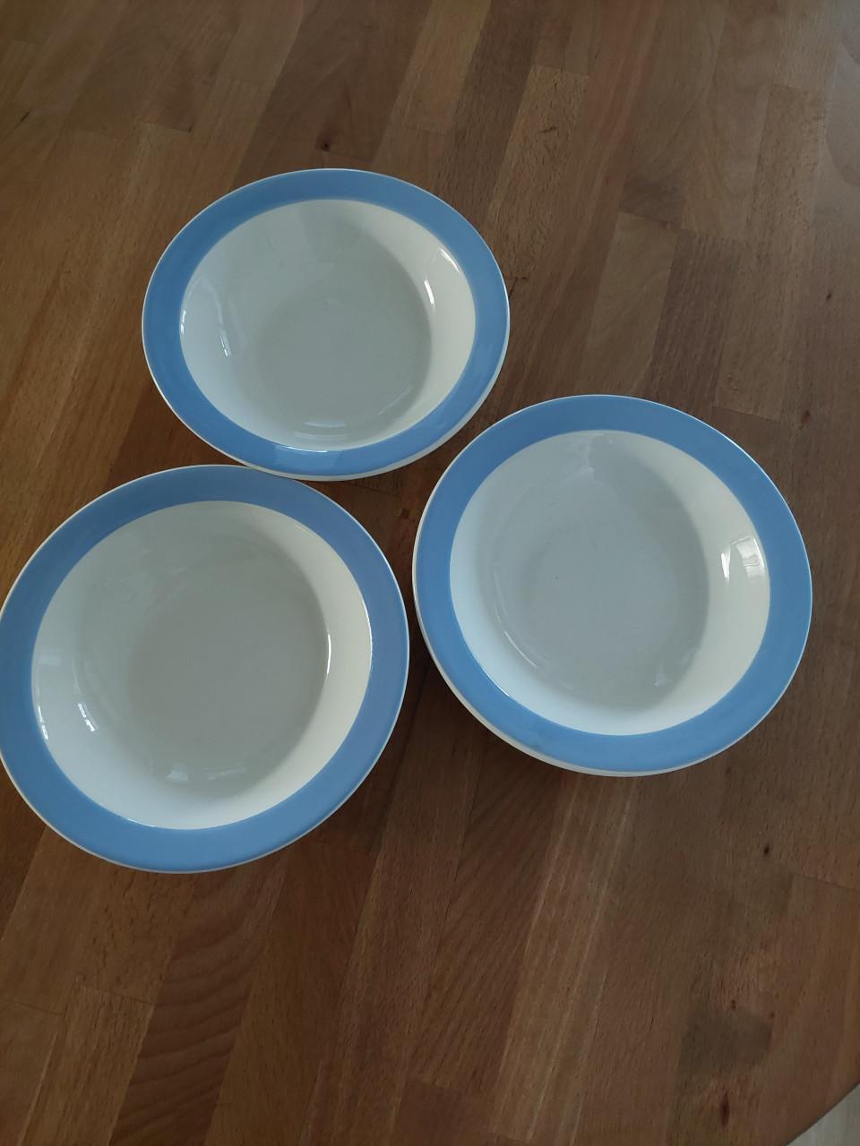 Te koop 6 schaltjes zgan, en 3 schaaltjes