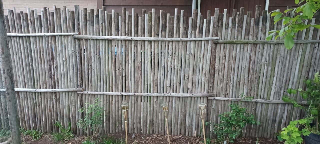 Palen, latten en stokken