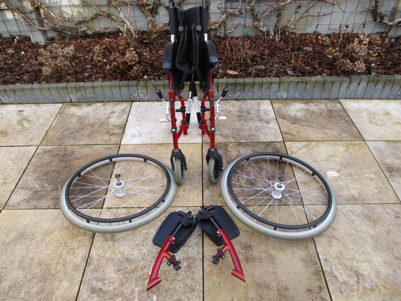 Nieuw Drive opvouwbare lichtgewicht rolstoel met anti-lekbanden