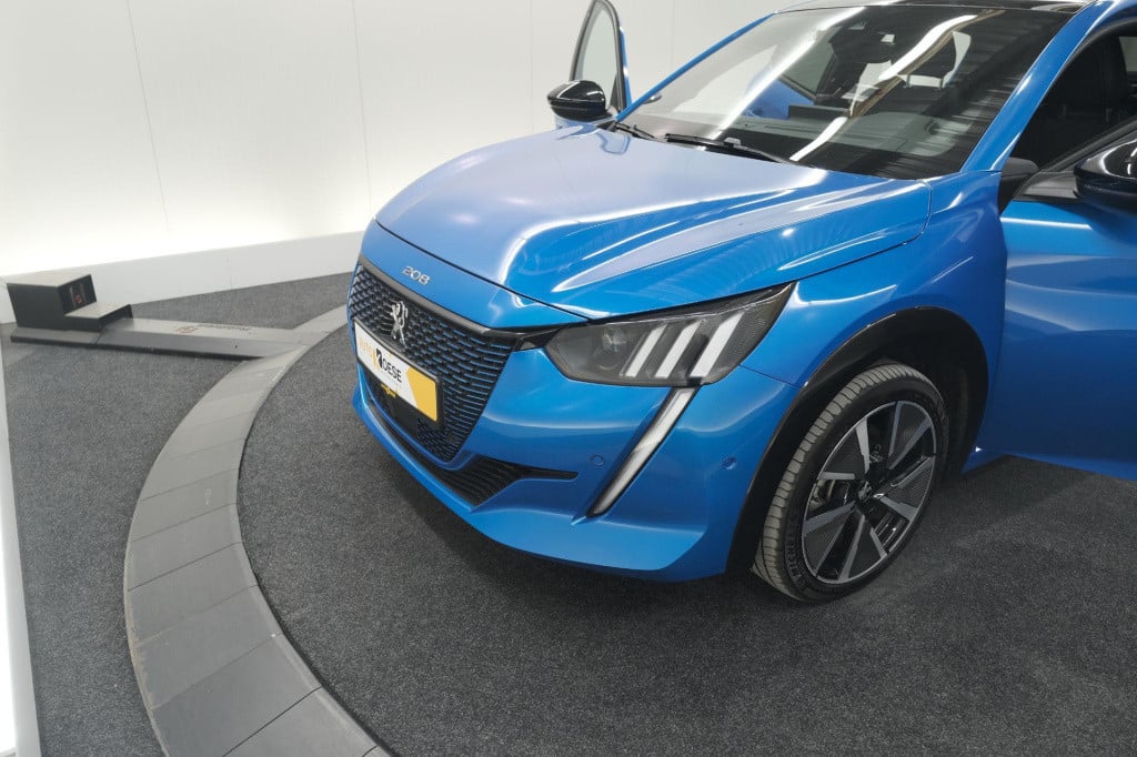 Peugeot 208 ev gt pack 50 kwh | 3 fase | camera | panoramadak | dodehoekdet