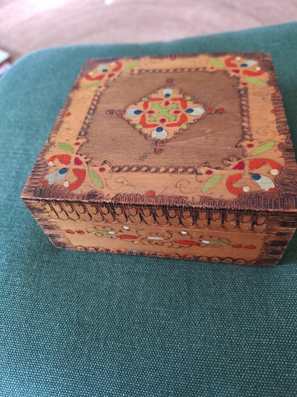 Decoratief houten doosje