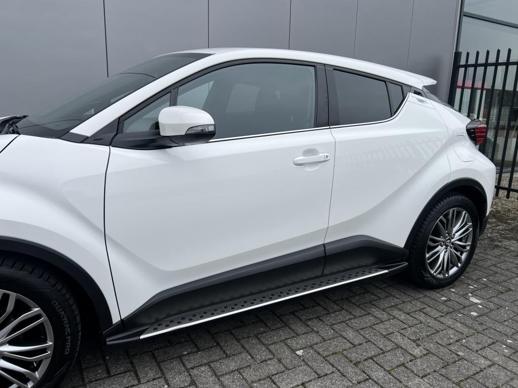 Toyota C-hr 2.0 hybrid executive