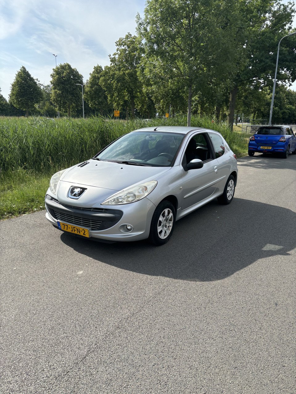 Peugeot 206+ met een jaar apk!