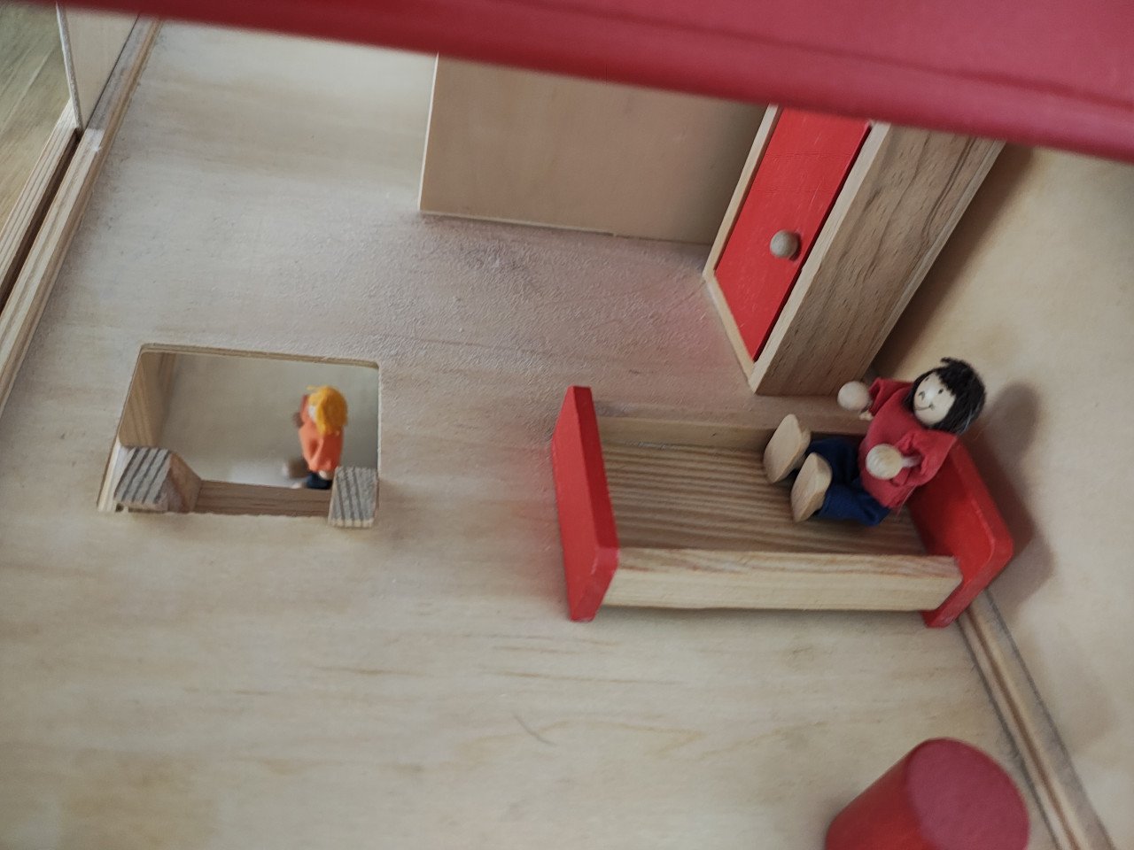 Houten poppenhuis inclusief