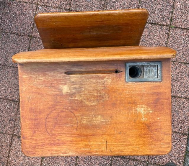 Old school schoolbankje