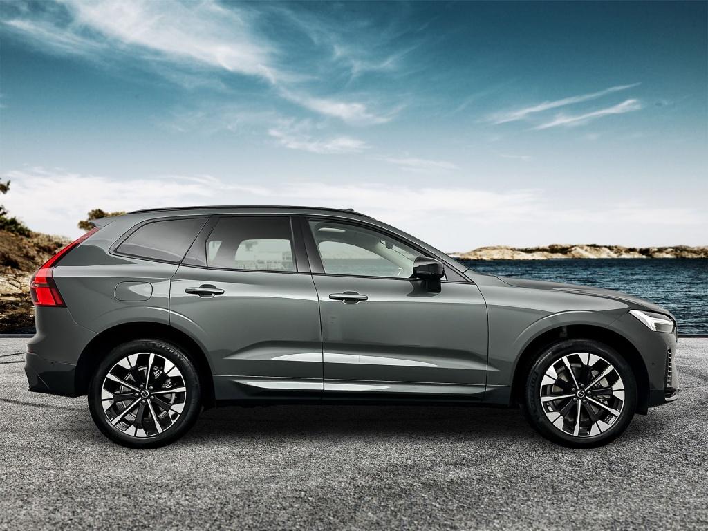 Volvo XC60 t6 398pk recharge ultra dark|