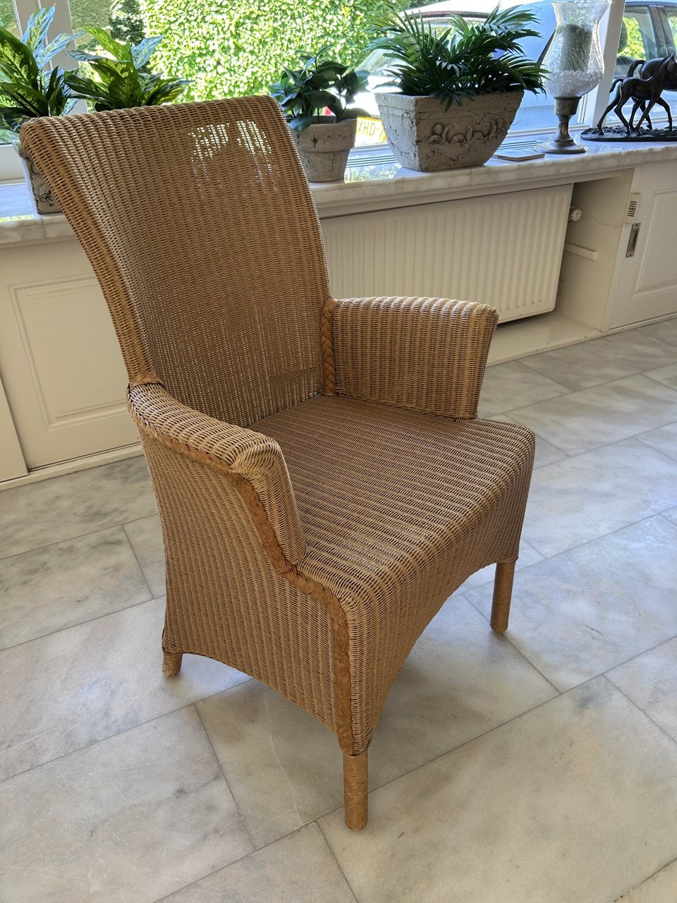 Eettafel en stoelen