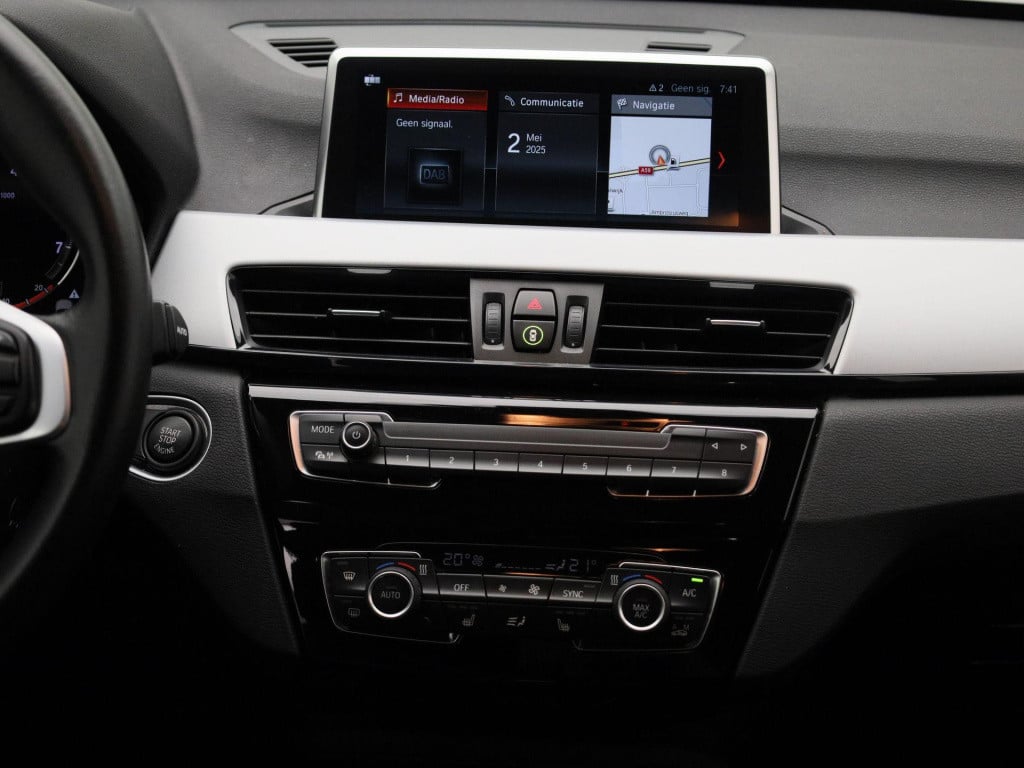 BMW X1 sdrive18i executive | automaat | navigatie | verwarmde stoelen | ele