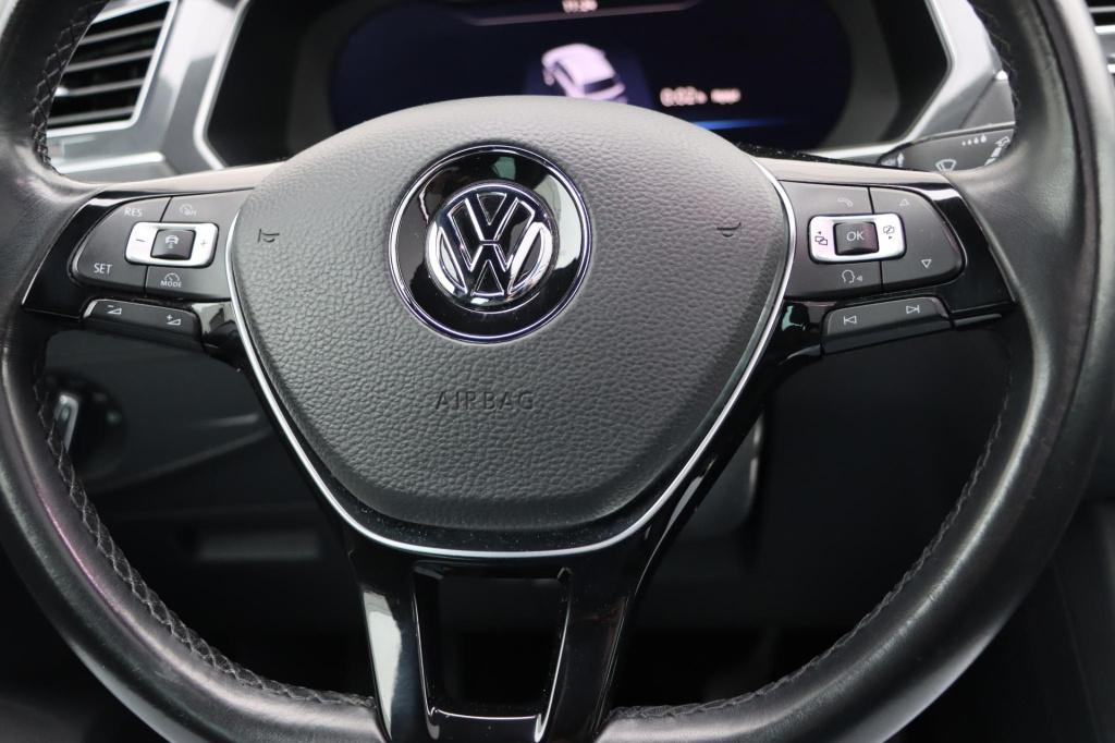 Volkswagen Tiguan 1.4 tsi comfortline business r | panoramadak | trekhaak |