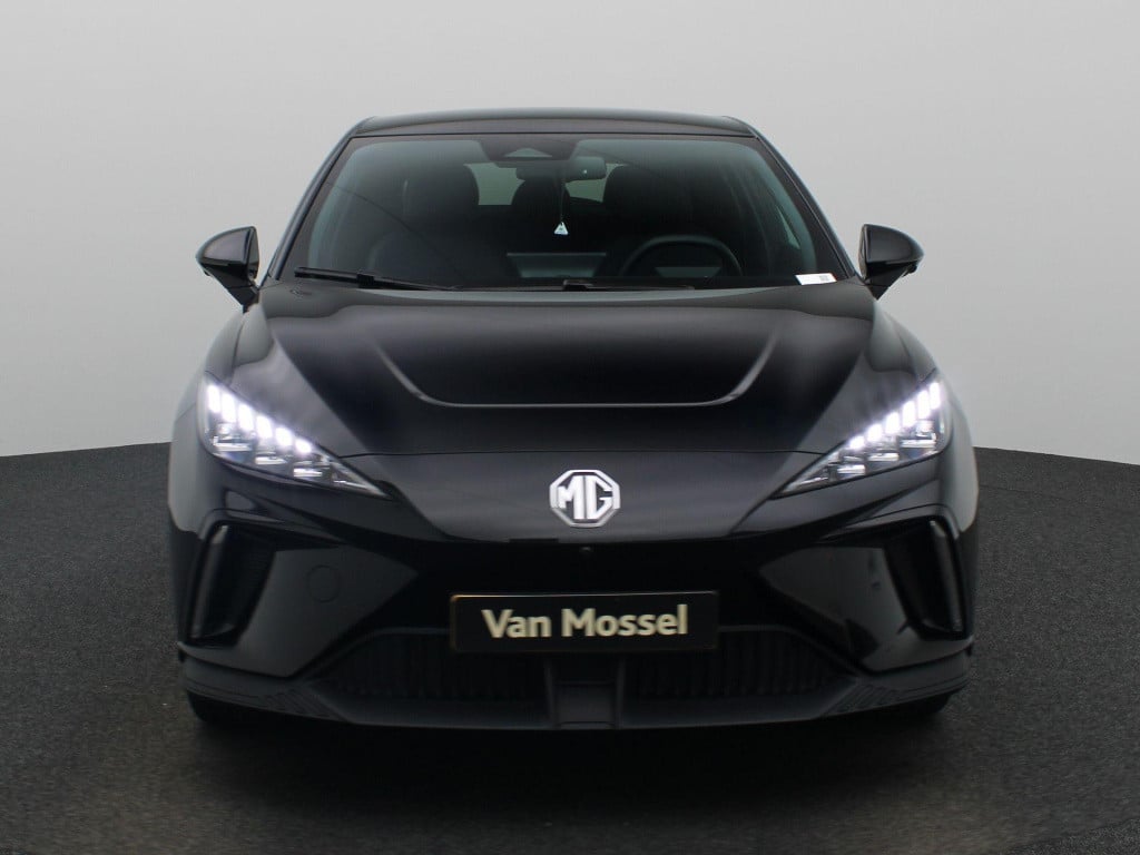 MG Mg4 64 kwh luxury | automaat | navigatie | climate control | apple carpl