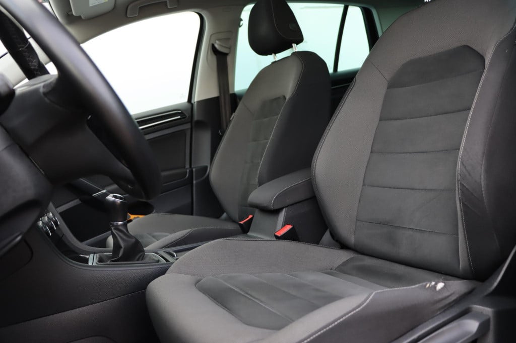 Volkswagen Golf 1.6 tdi highline r-line