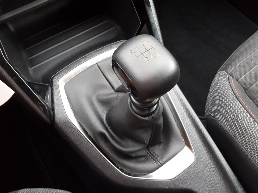 Peugeot 2008 1.2 puretech 100pk active apple carplay & android auto | navig