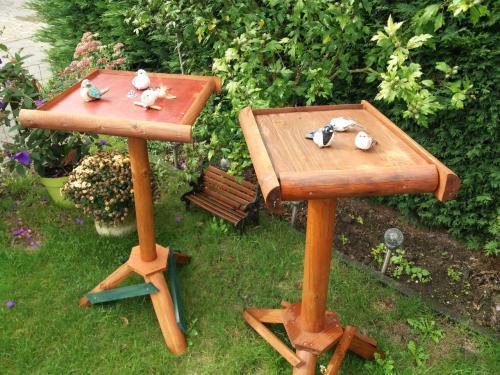 Div. Vogelhuisjes  &  Egelhuisjes te Koop  [ zie foto's  ]